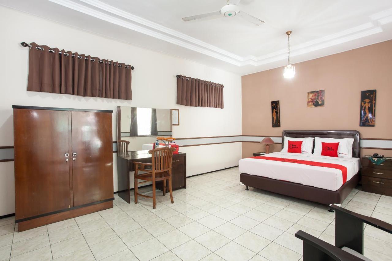 Reddoorz Near Balai Kota Malang Hotel Kültér fotó