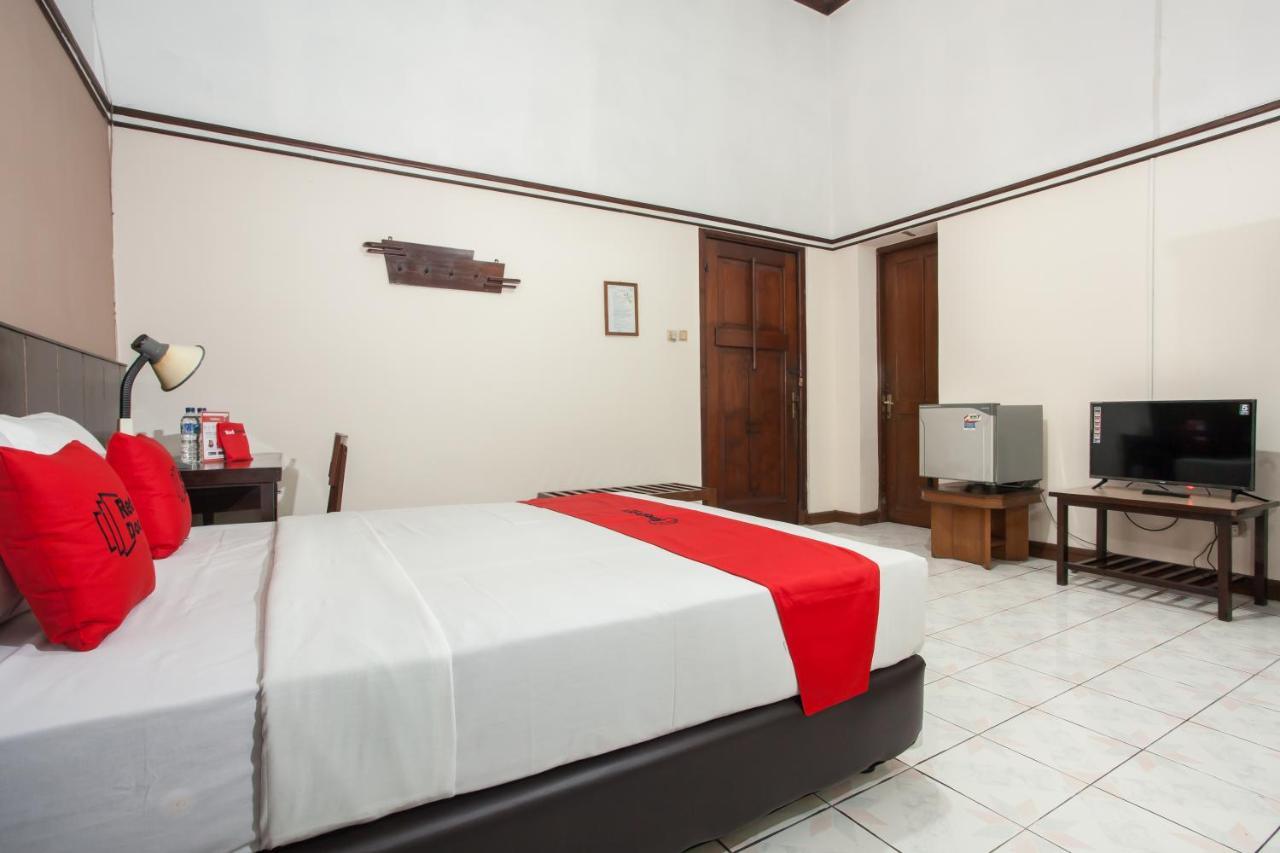 Reddoorz Near Balai Kota Malang Hotel Kültér fotó
