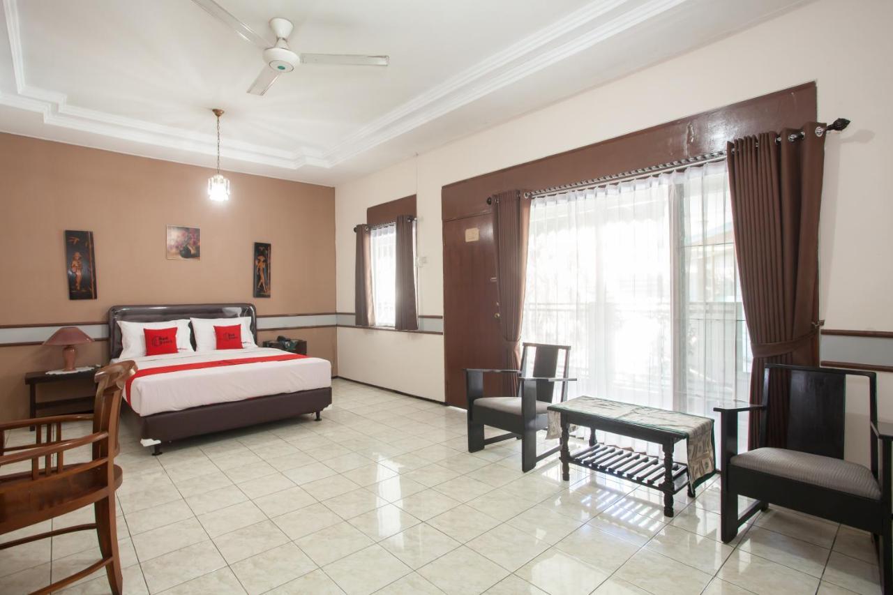 Reddoorz Near Balai Kota Malang Hotel Kültér fotó