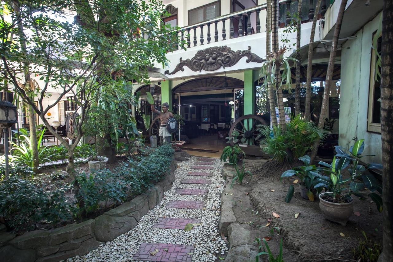 Reddoorz Near Balai Kota Malang Hotel Kültér fotó