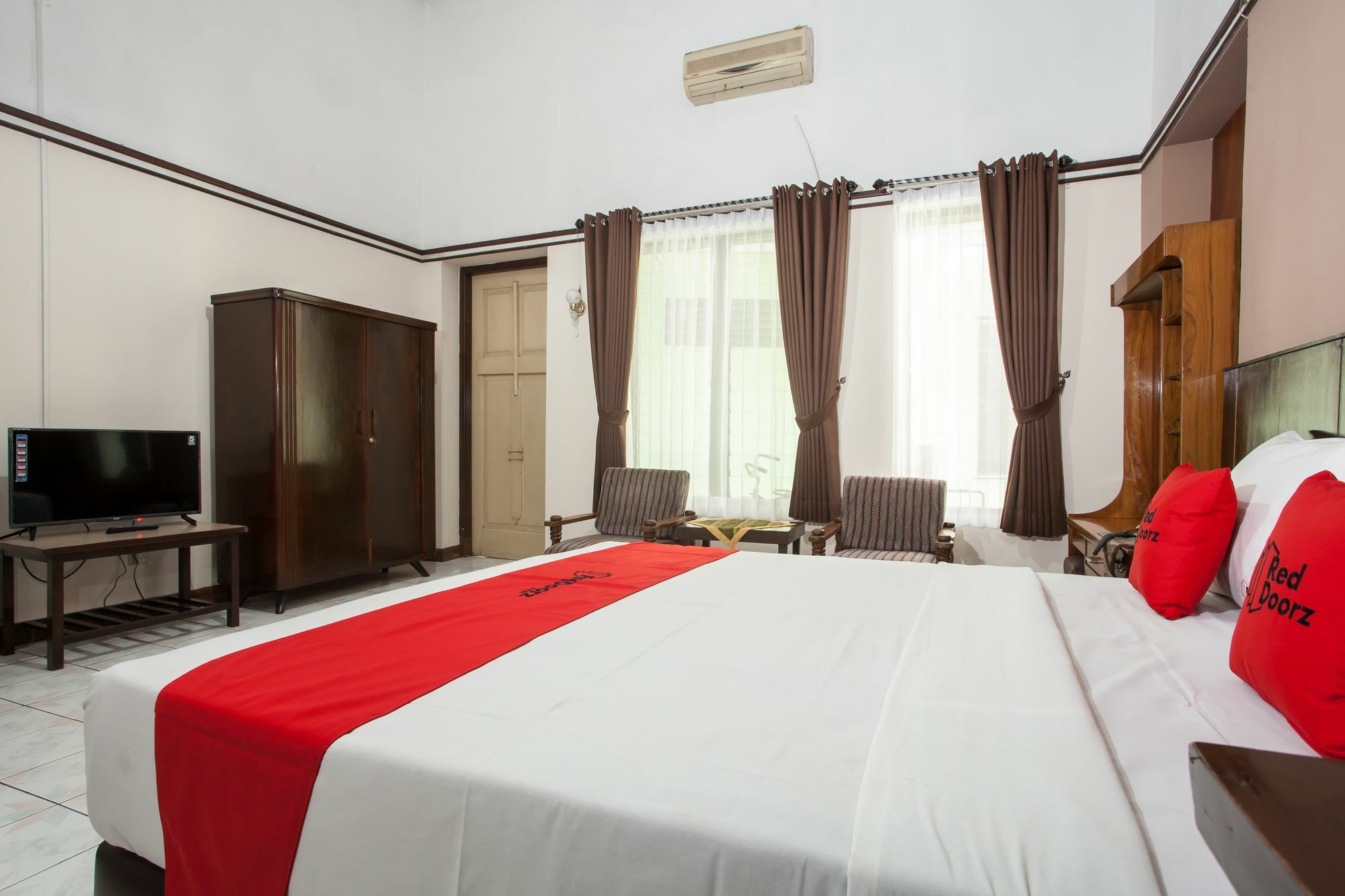 Reddoorz Near Balai Kota Malang Hotel Kültér fotó